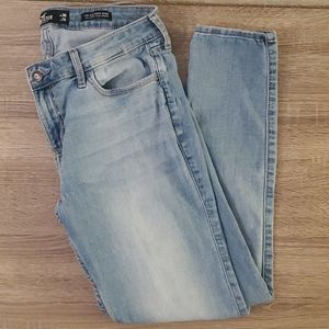 Hollister Super Skinny Low Rise 11
